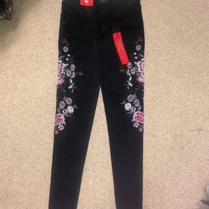 Black jeans with design